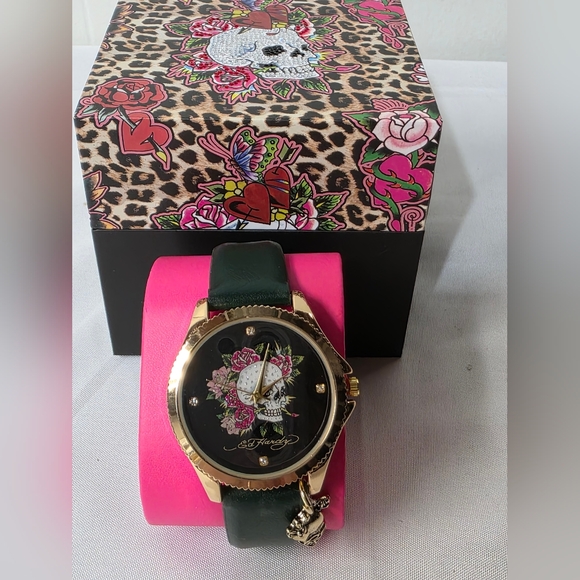 Ed Hardy Tattoo Inspired Rhinestone Skull Womens Wristwatch New In Box - Picture 7 of 9